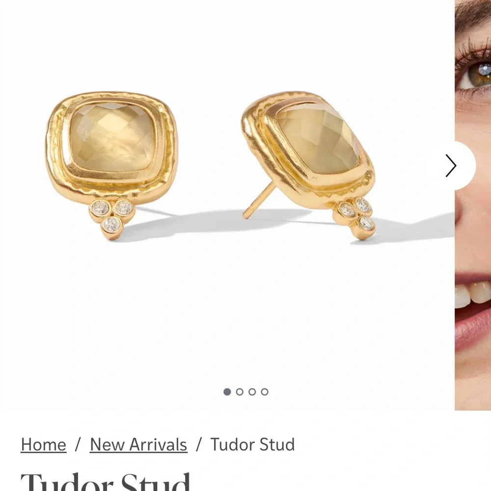 JULIE VOS® Tudor Stud Earrings Color Iridescent Jade Green
